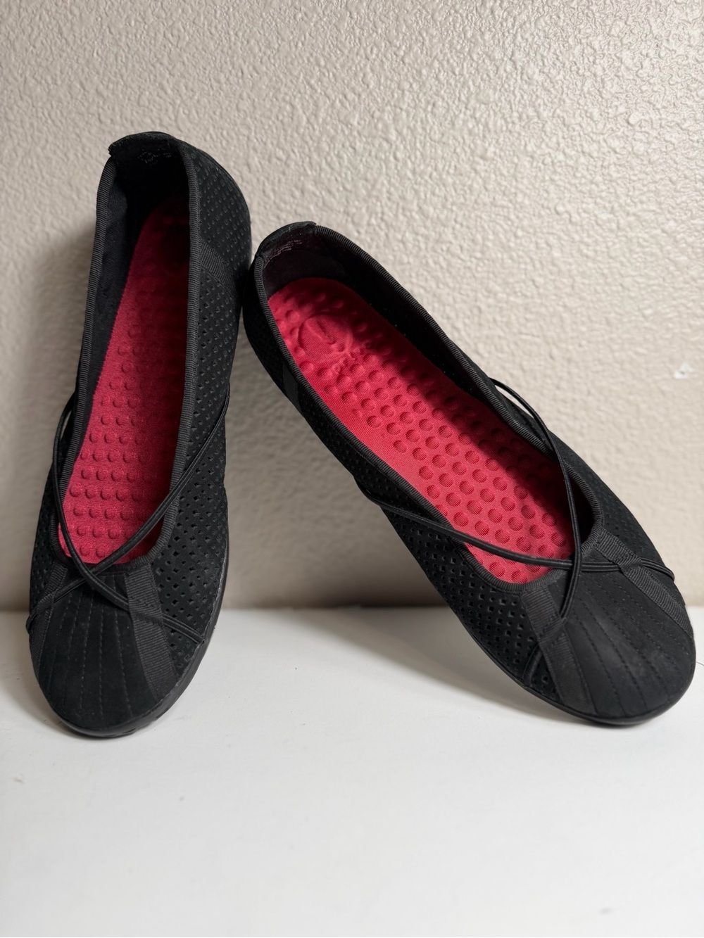 Privo~Black~Perforated~Leather Upper~Elastic Detail~Slip-On Ballet Flats~Size 9